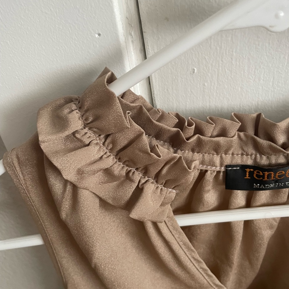 Boutique taupe top. Size small.